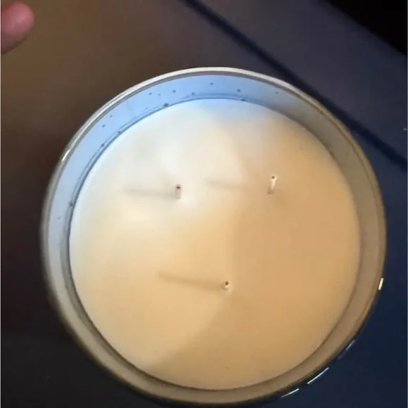 Bath & Body Works Into the Night Candle - Black and Gold - Picture 2 of 4